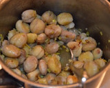 Foto del paso 2 de la receta: Bacalao confitado sobre puré de castañas y setas