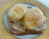 Φωτογραφία βήματος 6 της συνταγής Eggs in a blanket toast