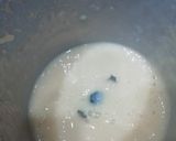 A picture of step 3 of Muskmelon and Mango Smoothie.
