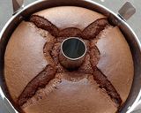 Foto langkah ke 7 dari resep Chocolate Chiffon Cake.