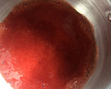 Foto del paso 2 de la receta: Coulis de fresa para postre de Dulce sueño de Navidad