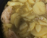 Foto del paso 6 de la receta: Merluza en salsa con patatas