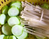 Hình bước làm 1 của món 🌱 Canh Mồng Tơi Nấu Mướp Hương & Nấm Kim Châm