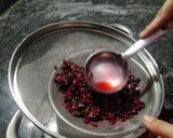 करवंदाचे सरबत (karwandache sarbat recipe in marathi) रेसिपी स्टेप 3 फोटो 