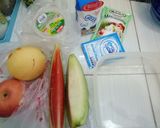 Foto langkah ke 1 dari resep Salad buah praktis 🍎🍉🍈🍐.