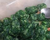 Foto del paso 2 de la receta: Hamburguesas veggies de espinaca y quinoa con puré de papas 🍔