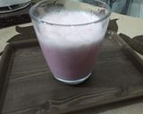 A picture of step 3 of Strawberry Shake.