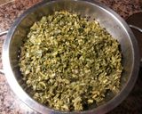 Foto del paso 3 de la receta: Bocula o malvas con sofrito de ajo y perejil