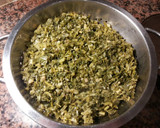 Foto del paso 3 de la receta: Bocula o malvas con sofrito de ajo y perejil