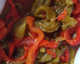 Foto del paso 3 de la receta: Aliño de pimientos asados
