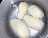 A picture of step 1 of Scramble potatoes.