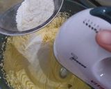 Foto langkah ke 3 dari resep Marmer Cake.