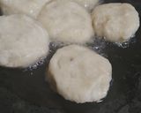A picture of step 5 of Chatpati aalo tikki katori chaat.