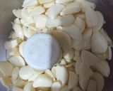 A picture of step 3 of Lehsan adrak ka paste.