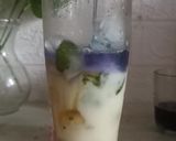 Foto langkah ke 3 dari resep Es Teh Bunga Telang Madu Yakult #319.