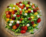 Foto del paso 3 de la receta: Ensalada de tomate, frambuesas, aguacate y mozzarella con aliño especial