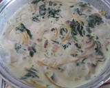 Foto del paso 3 de la receta: Pasta con espinacas y champiñones a la crema
