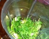 A picture of step 2 of Green chatni.