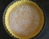 Foto del passaggio 7 della ricetta Crostata di frutta con crema pasticcera e confettura di ciliegie