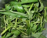 Foto langkah ke 1 dari resep Tumis Kangkung.