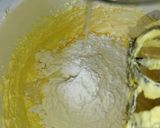 Foto langkah ke 3 dari resep Lemon Pound Cake.