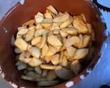 Une image de l'étape 2 de Clafoutis aux pommes et vanille à la farine de châtaigne corse.
