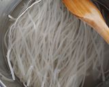 Foto del paso 2 de la receta: Fideos  en salsa Blanca (noodles)