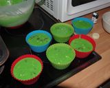 Foto del paso 12 de la receta: 🎃Muffins🎃 para Halloween  (Chocolate blanco y moras) 💚
