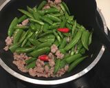 รูปขั้นตอนการทำที่ 2 ของ ผัดถั่ว2สหายหมูสับ(ถั่วหวาน+ถั่วฝักยาว)