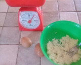 Foto del paso 1 de la receta: Mini alfajores de fécula de maíz con cobertura de chocolate