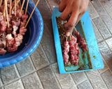 Foto langkah ke 3 dari resep Sate kambing simpel edisi idul adha 2021.