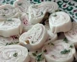 Foto del paso 3 de la receta: Canapés de queso y jamón york