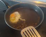 Foto del paso 3 de la receta: Huevos rotos con chistorra