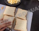 A picture of step 2 of Combo Club sandwich.