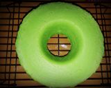 Foto langkah ke 13 dari resep Bolu Pandan Santan Kukus.