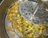 A picture of step 2 of Soya samosa.