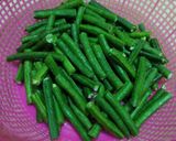 Foto langkah ke 1 dari resep Oseng Kacang Panjang & Kol.
