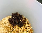 ઓટ્સ ચીક્કી (ગ્રેનોલા બાર) (Granola Bar Recipe in Gujarati) રેસીપી સ્ટેપ3ફોટો