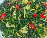 Foto langkah ke 4 dari resep Tumis Daun Kenikir Teri.