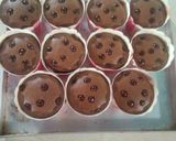 Foto langkah ke 9 dari resep 18.Muffin Triple Cokelat|| MOIST & NYOKLATT BANGETT!!!.
