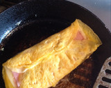 Foto del paso 5 de la receta: Omelette especial de jamón y queso