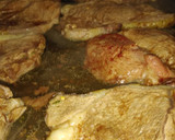 Foto del paso 1 de la receta: Bifes a la criolla al horno con guarnición de papas