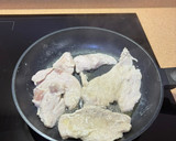 Foto del paso 2 de la receta: Hojaldre de pollo y salsa especial