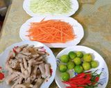 Hình bước làm 1 của món Chân gà trộn xoài xanh