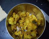 A picture of step 2 of Bread samosa.