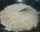 Foto langkah ke 3 dari resep Kacang bawang renyah.