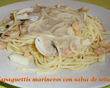 Foto del paso 11 de la receta: Espaguetis marineros con salsa de setas