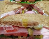 Foto del paso 3 de la receta: Sándwich DE PAN INTEGRAL CON JAMÓN, RÚCULA, TOMATE Y ACEITUNAS 🥳🤪🥳🤪🥳🤪💚💚💚💚😛😃🥳💪💪💪💫💋💫💫💫💋💋💋🙏