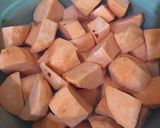 Foto langkah ke 1 dari resep Kolak Ubi.