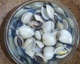 Foto del paso 2 de la receta: Estofado de almejas, tupinambo y alcachofas